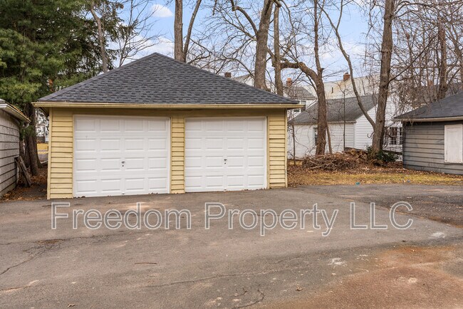 Building Photo - 9 Bretton Rd