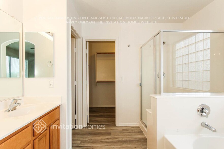 Building Photo - 14226 W Hearn Rd