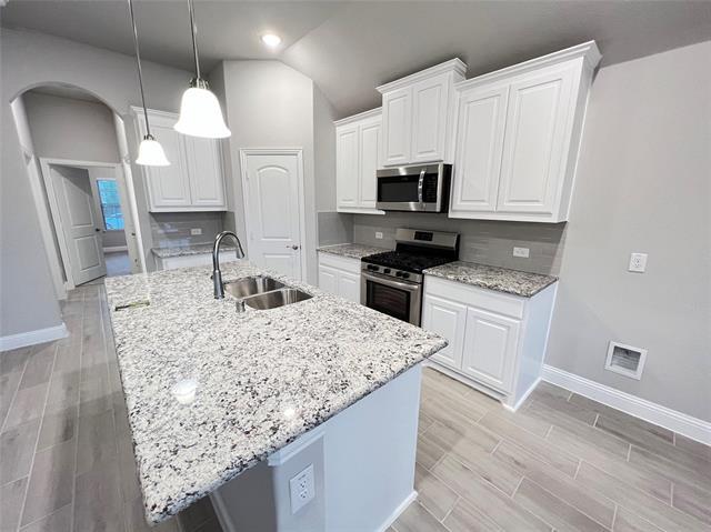 Building Photo - 4008 Whitetail Ln