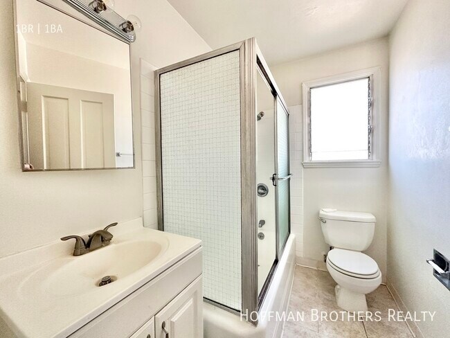 Building Photo - 326 Amherst Dr Burbank, CA 91504