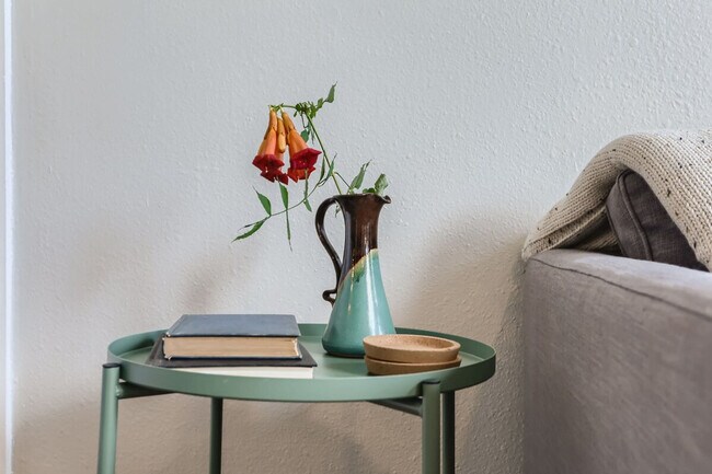Building Photo - 1666 Detroit St