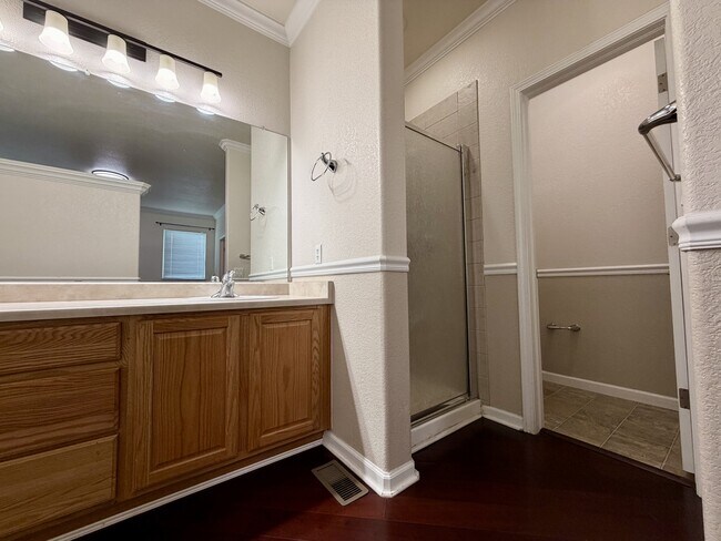 Building Photo - 653 Millet Cir