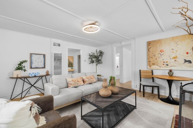 Building Photo - 344 Bonair St