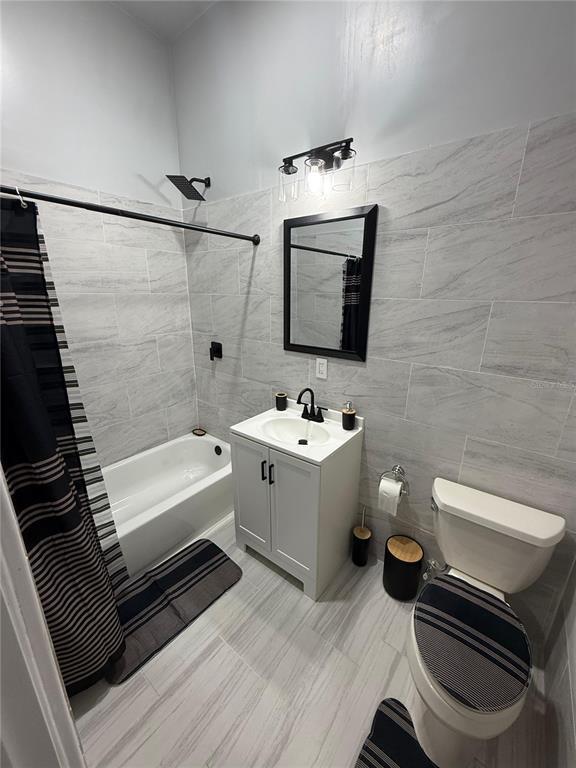 Building Photo - 1532 Reade Cir