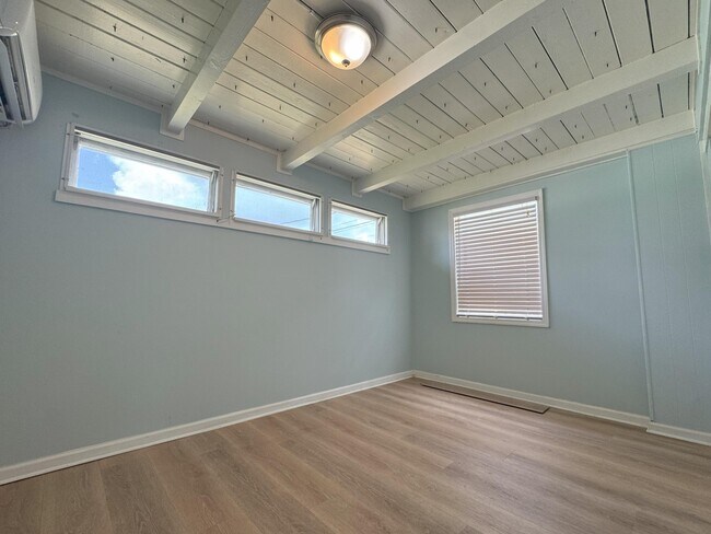 Building Photo - 2204 Ponce De Leon Cir