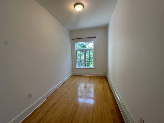 Building Photo - 82 Visitation Pl