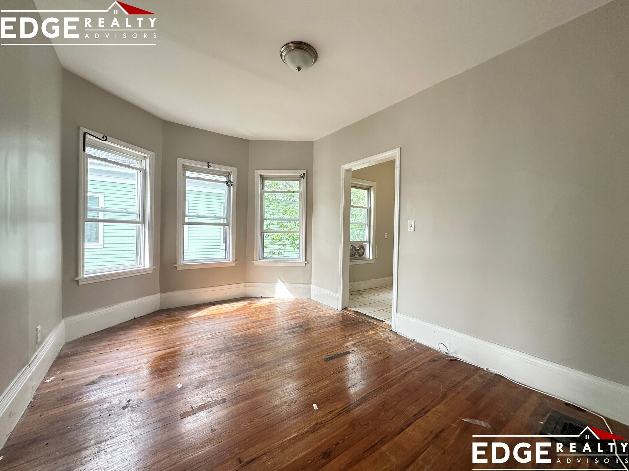 Building Photo - 72 Antwerp St