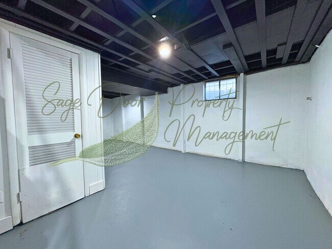 Building Photo - CHARMING HOME WITH GARAGE, LARGE BASEMENT,...