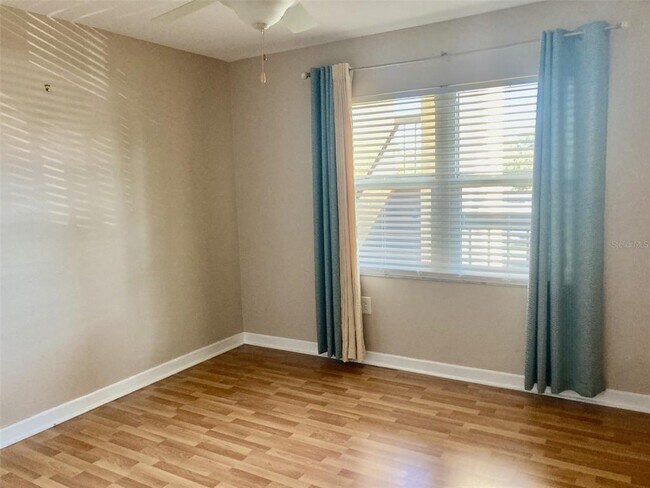 Building Photo - 305 30th Ave W