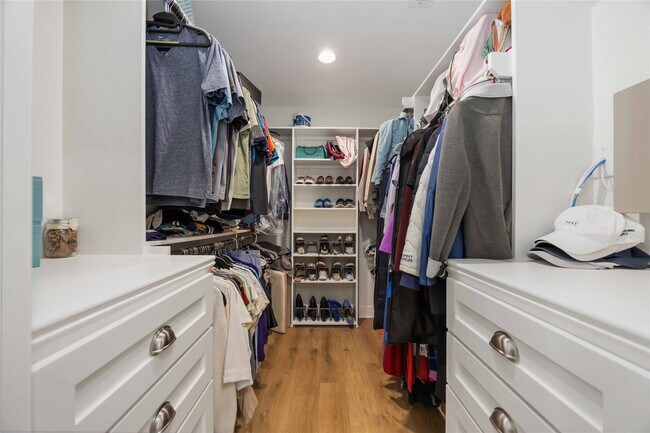 Building Photo - 2011 De Milo Dr