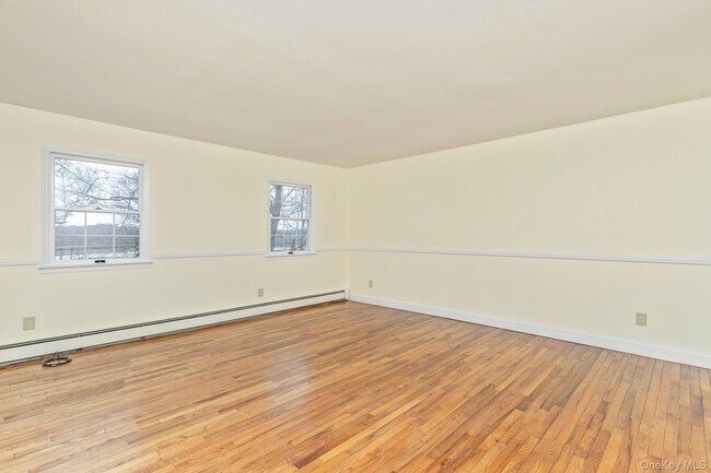 Building Photo - 451 River Rd