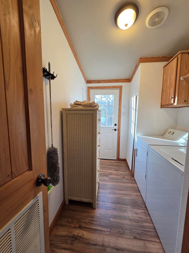 Building Photo - 708 Town Creek Rd