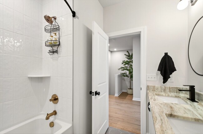 Building Photo - 4730 Cypress Tree Ln