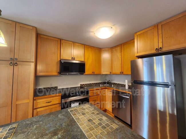 Building Photo - 140 Eagle St