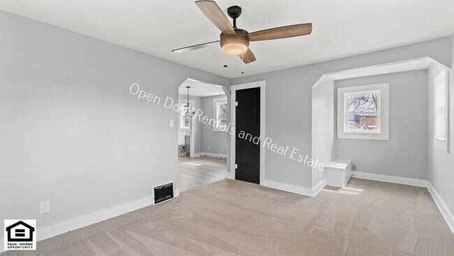 Building Photo - 2144 Edgehill Ave