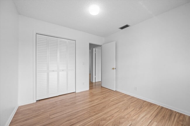 Building Photo - 13511 Jonquil Pl