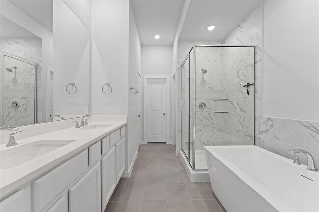 Building Photo - 16514 Lake Austin St