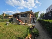 Building Photo - 535 E 43rd Ave