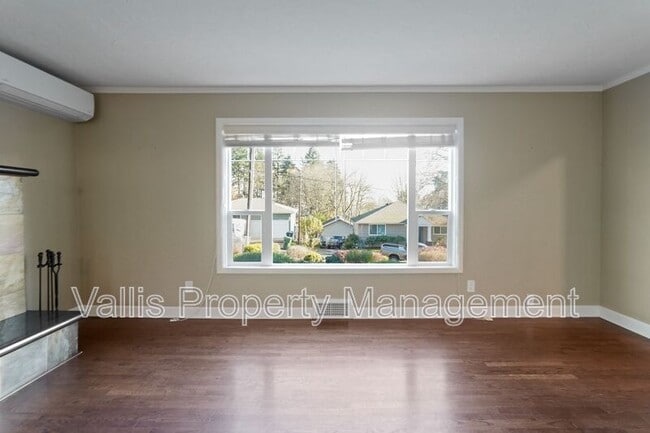 Building Photo - 1025 Terrace Dr NW