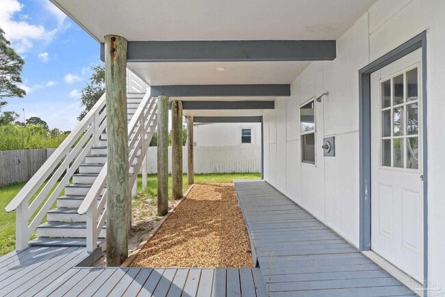 Building Photo - 500 Deer Point Dr