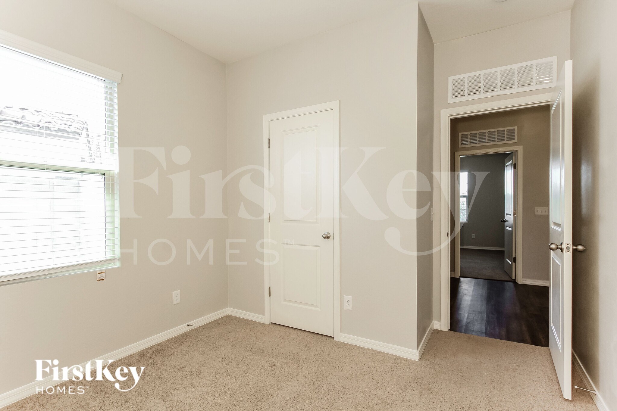 Building Photo - 20037 W Mesquite Dr