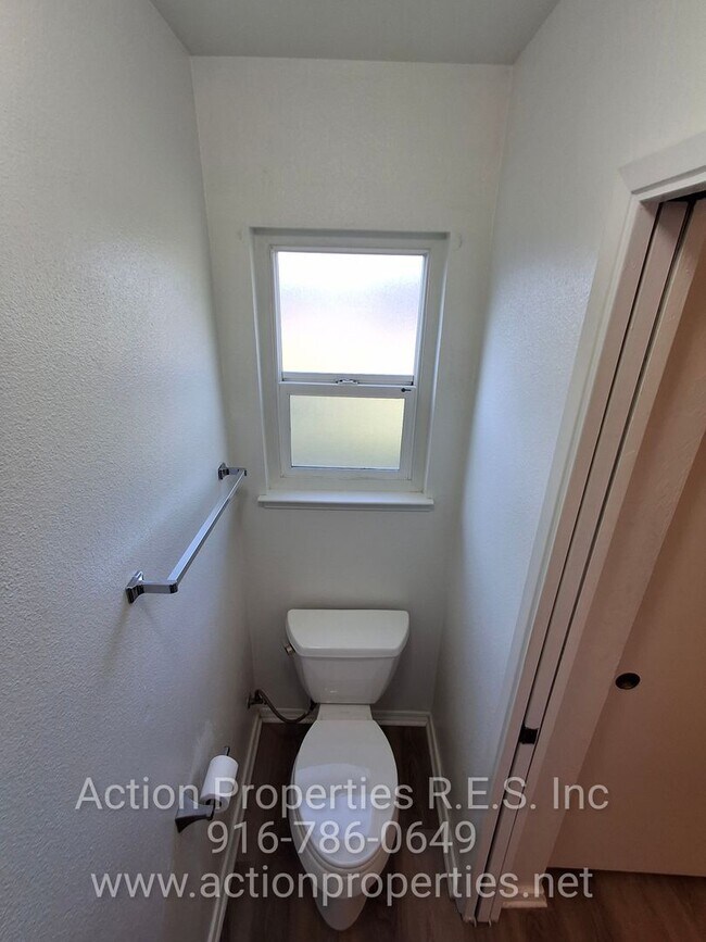 Building Photo - Antelope R.V. Parking, Single Story: Large Yard: RV Parking: 3 Bed, 2 Bath - Foothill Farms/Antelope