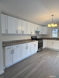 Building Photo - 23 Hunters Rd