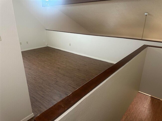 Building Photo - 6907 Woodhue Dr