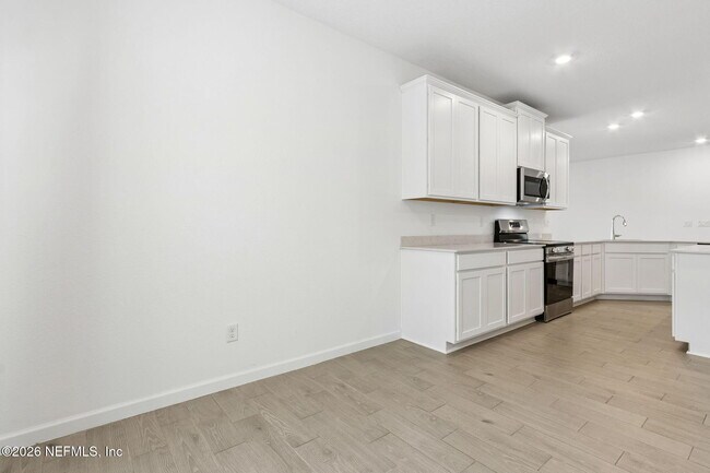 Building Photo - 3012 Granary Pk Ave