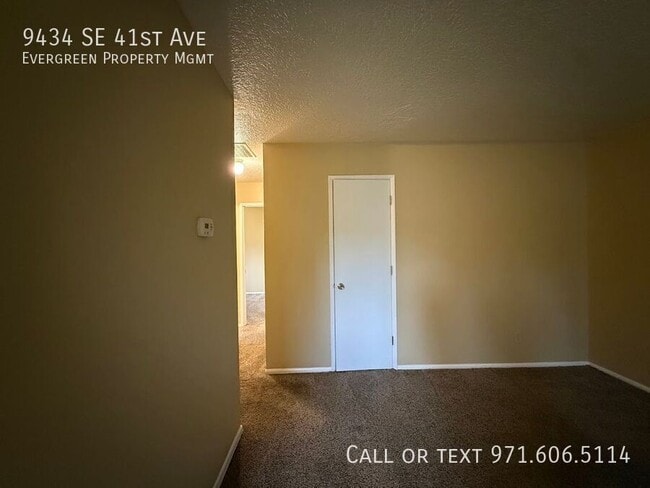 Building Photo - 9434 SE 41st Ave
