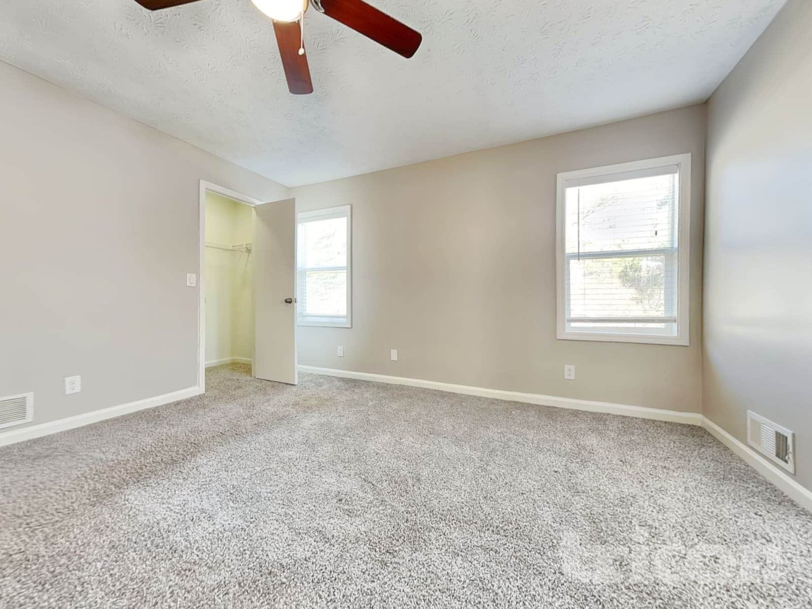 Building Photo - 2651 Pine Log Way