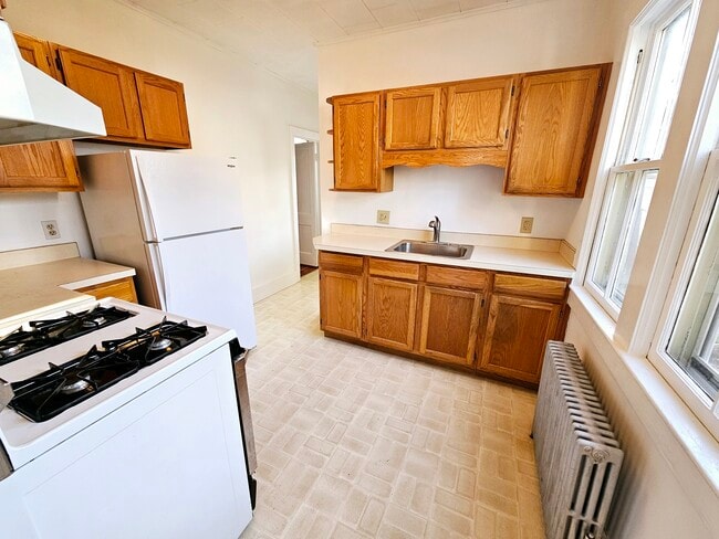 Building Photo - 101 E Main St