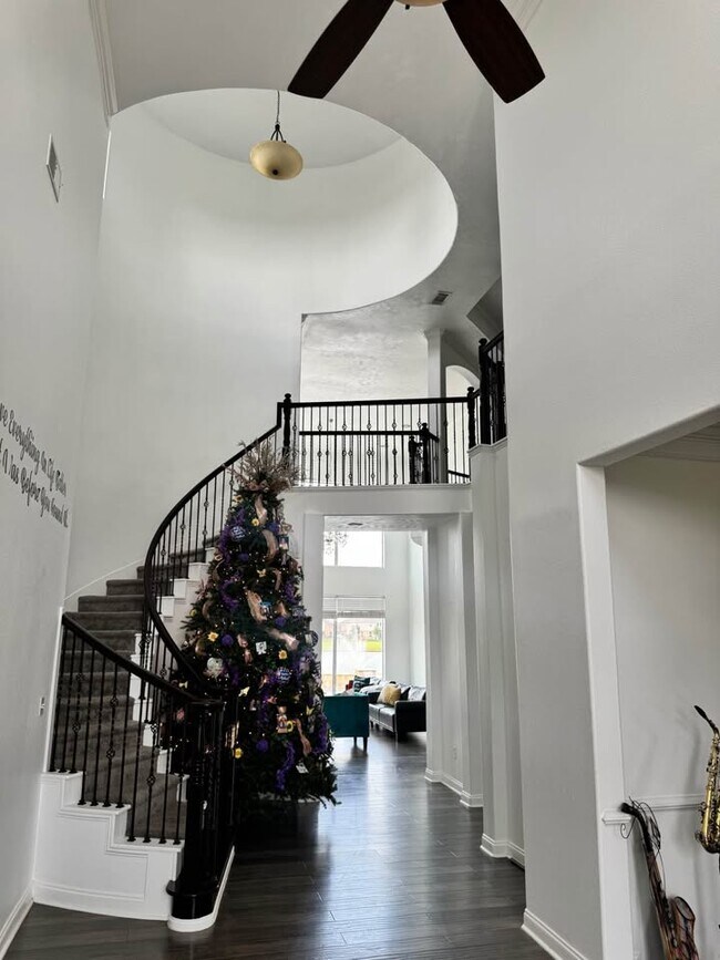 Building Photo - 8 Cypress Point Ct