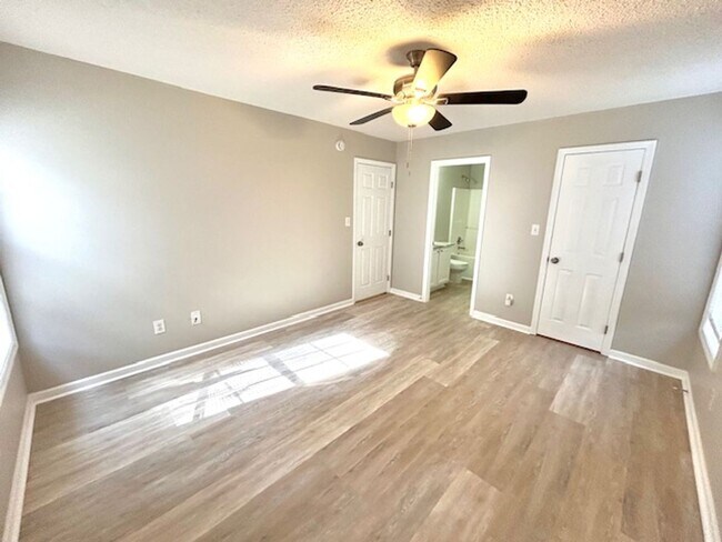 Building Photo - 118 Railroad Ridge Rd