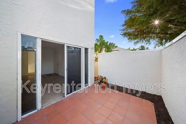 Building Photo - 3052 Kings Lake Blvd