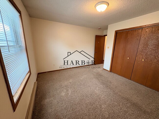 Building Photo - 2426 30th Ave NW