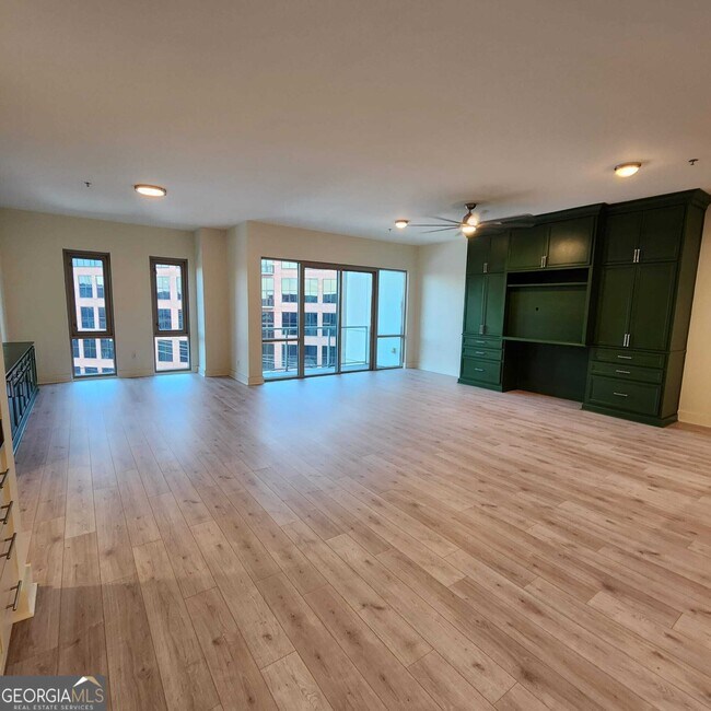 Building Photo - 1100 Howell Mill Rd NW