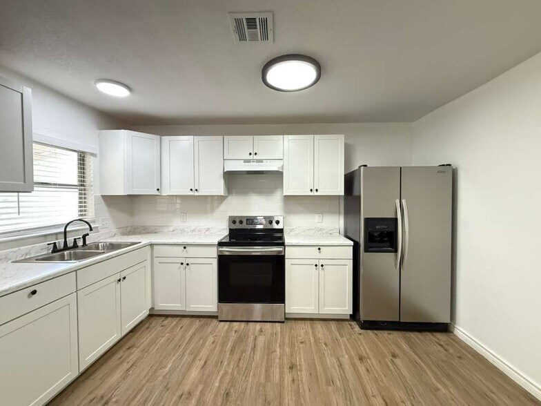 Building Photo - 5214 Charolais Dr