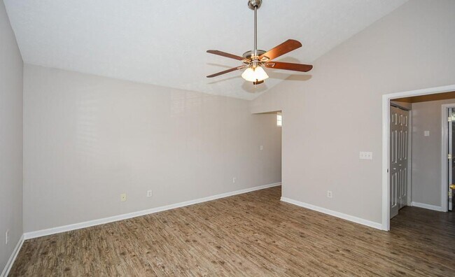 Building Photo - 612 Spanish Oak Dr