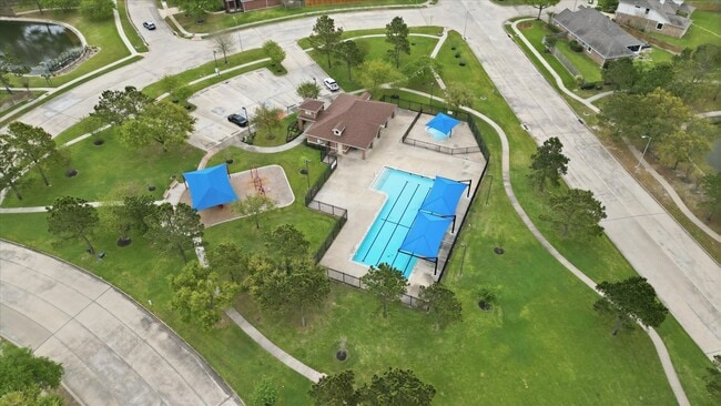 Building Photo - 17915 Quiet Loch Ln