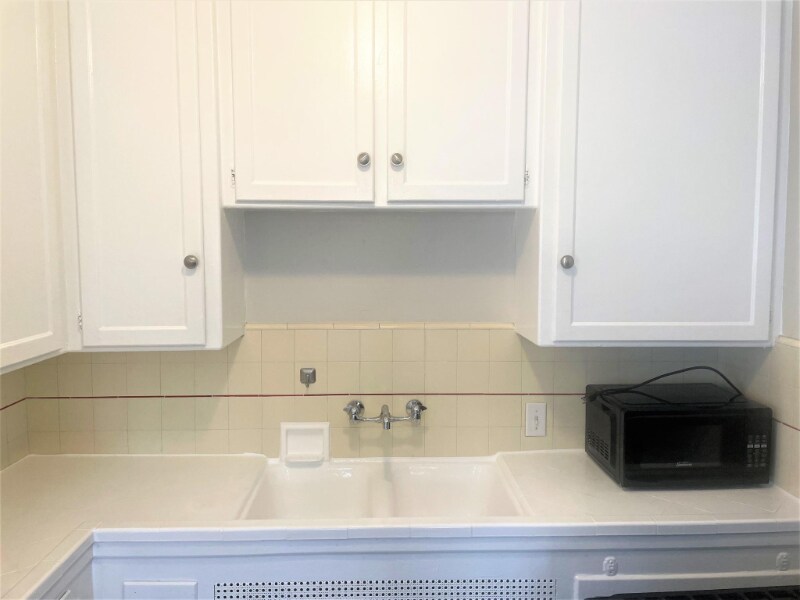 Building Photo - 225 S Gale Dr