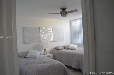 Building Photo - 19901 E Country Club Dr