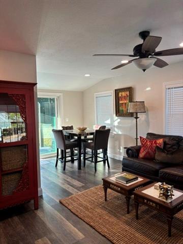 Building Photo - 2611 Peninsula Dr