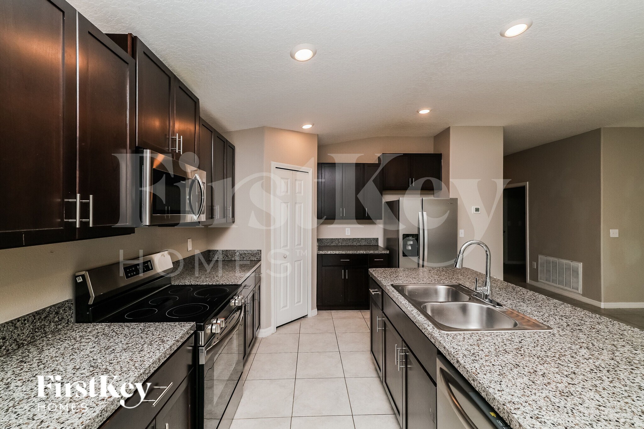 Building Photo - 10512 Strawberry Tetra Dr