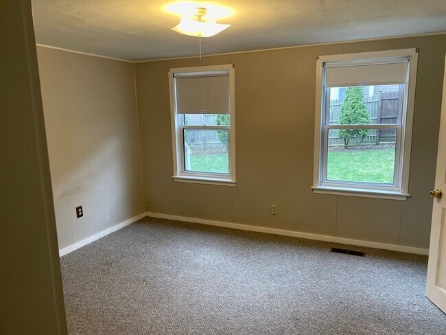 Building Photo - 126 Lowell St