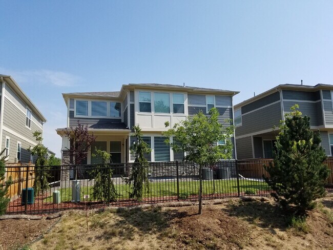 Building Photo - Gorgeous 4-Bed 3.5-Bath Home in Dayton Triangle!