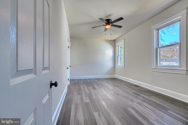 Building Photo - 6504 Rosemont Ave