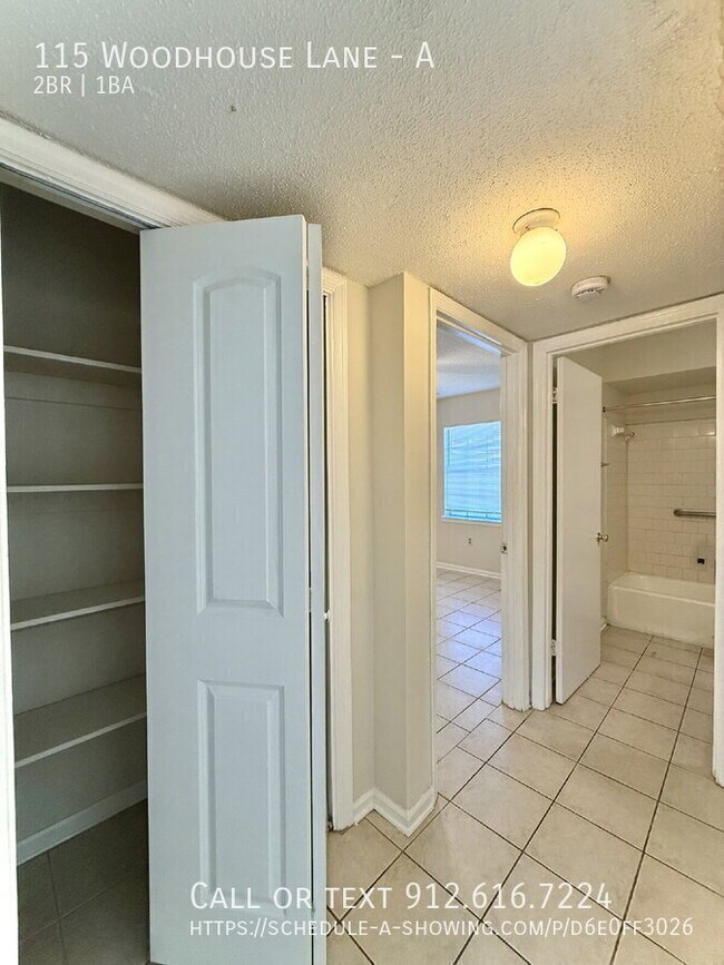 Building Photo - 115 Woodhouse Ln