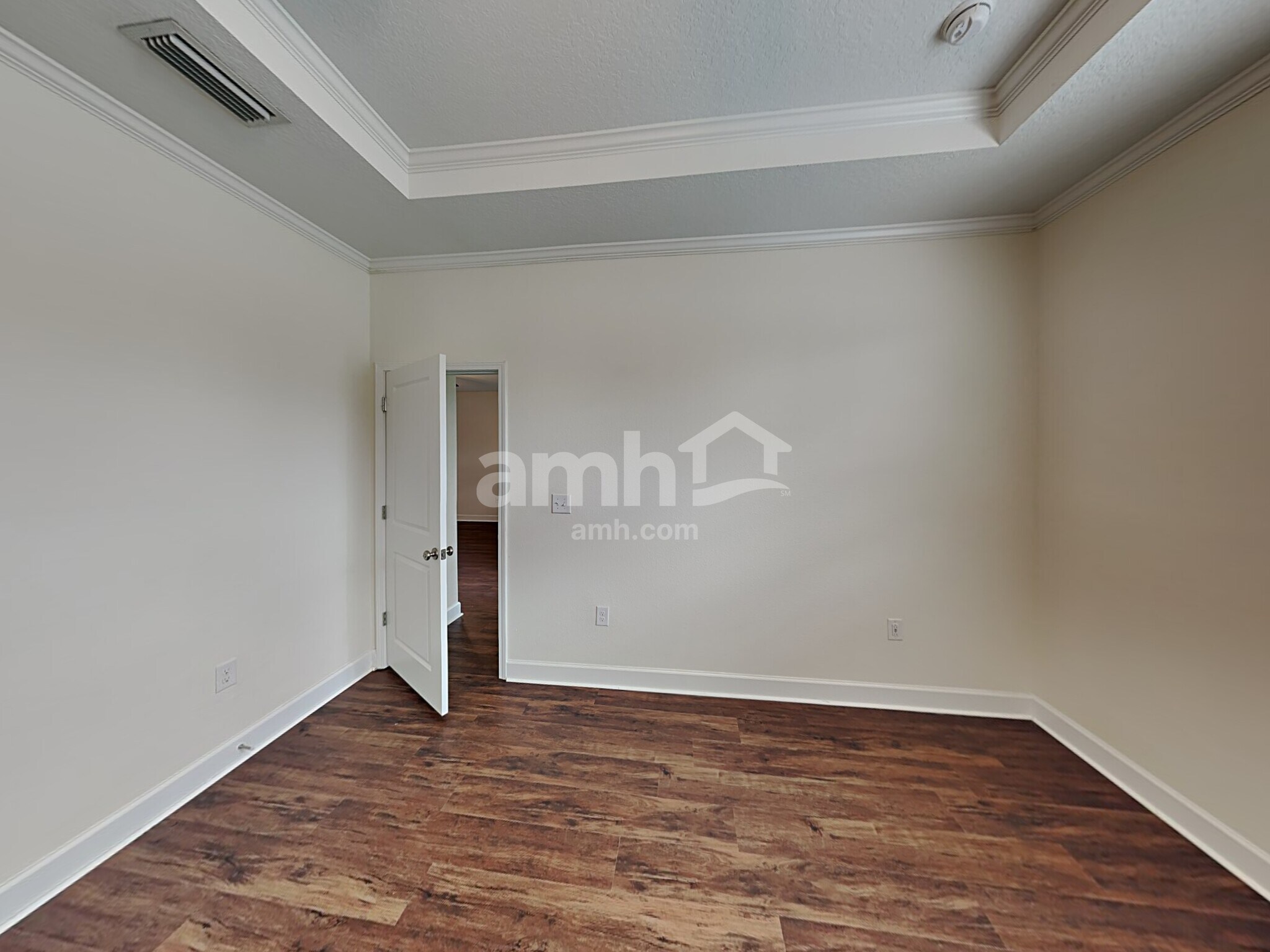 Building Photo - 527 Pine Terrace Dr