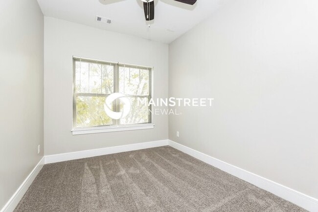 Building Photo - 3 Bedroom Pet-Friendly Home in Lebanon, TN with Main Street Renewal